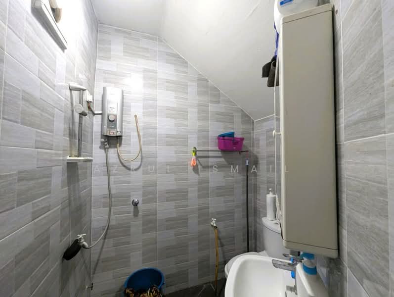 Taman Selayang Mulia untuk Untuk Dijual - RM 560,000, Mac 2026 - Bathroom - PropertyGuru.com.my