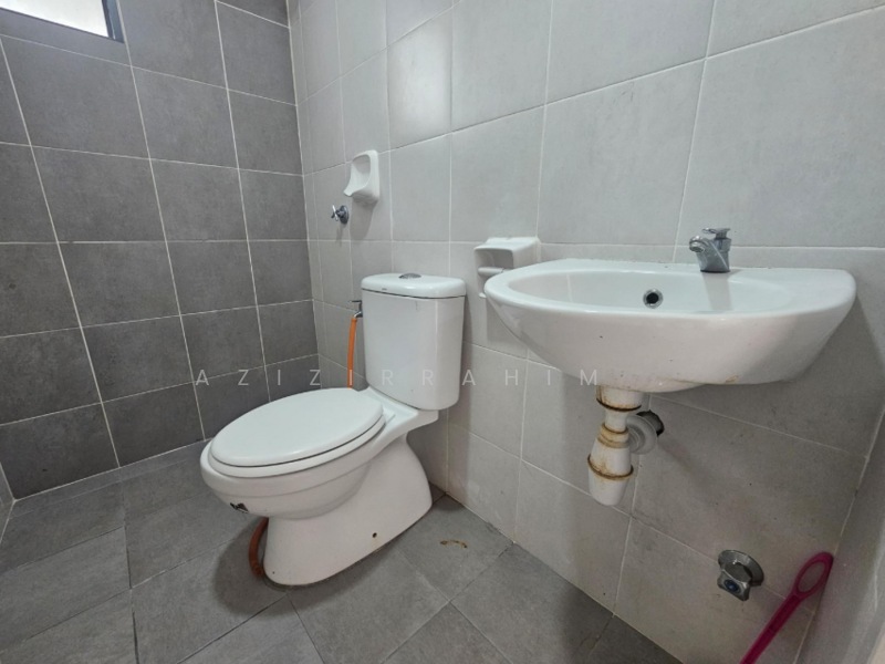 Apartment for Rent at PR1MA Two @ Laman View - Azizirrahim . - Bathroom - PropertyGuru.com.my
