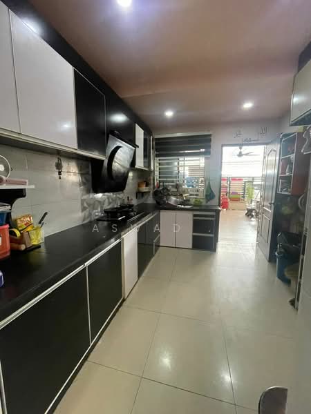 Taman Siakap, Seberang Jaya untuk Untuk Dijual - RM 500,000, Mac 2026 - Kitchen - PropertyGuru.com.my