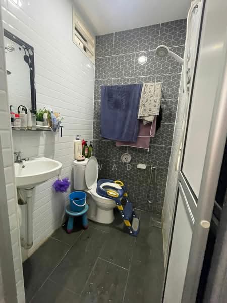 Taman Siakap, Seberang Jaya untuk Untuk Dijual - RM 500,000, Mac 2026 - Bathroom - PropertyGuru.com.my