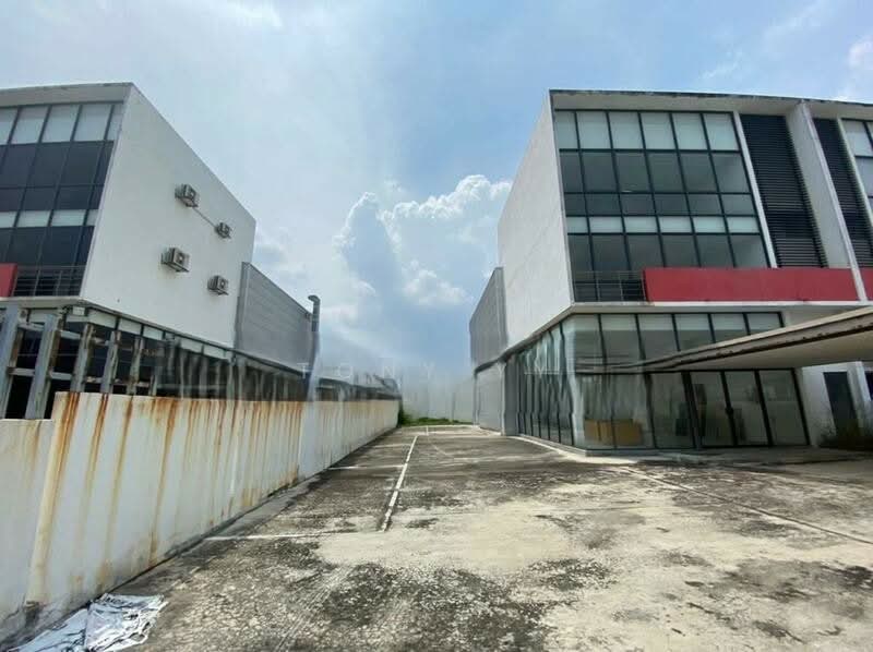 Semi-D Factory for Rent in Bangi (Selangor) - Tony YY - Exterior - PropertyGuru.com.my