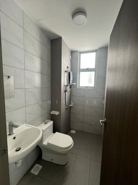 SKS Habitat untuk Untuk Disewa - RM 1,800 /bulan, Mac 2026 - Bathroom - PropertyGuru.com.my