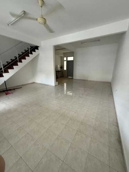 Rumah Teres 2 Tingkat untuk Disewa di Taman Setia Indah (Tebrau) - Jax Yip - Living Room - PropertyGuru.com.my