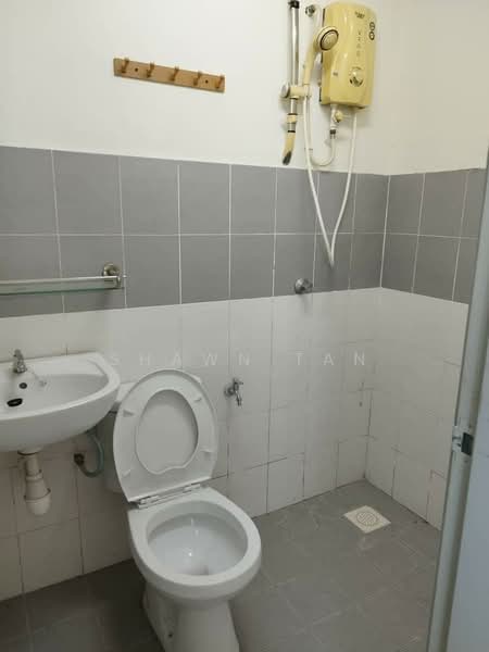 Pangsapuri untuk Dijual di Puri Pesona Apartment - Shawn Tan - Bathroom - PropertyGuru.com.my