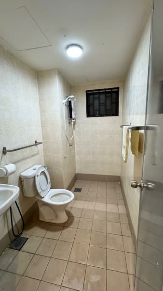 Puri Aiyu untuk Untuk Disewa - RM 1,600 /bulan, Mac 2026 - Bathroom - PropertyGuru.com.my