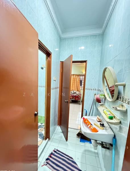 For Sale - Partly Renovated & Fully Extended 2 Sty Semi D Kampung Jawa Klang