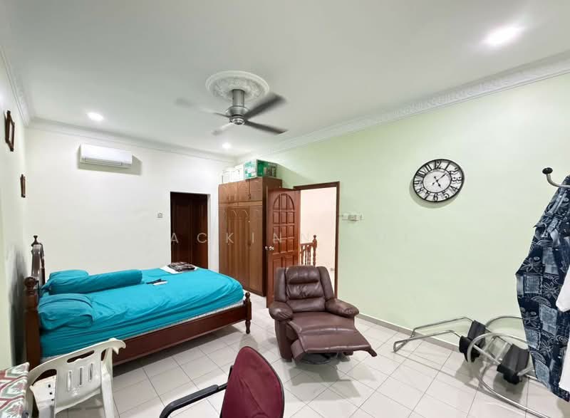 For Sale - Partly Renovated & Fully Extended 2 Sty Semi D Kampung Jawa Klang