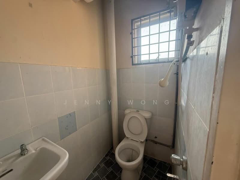 Apartment for Sale at Seremban Putra - Jenny Wong - Bathroom - PropertyGuru.com.my