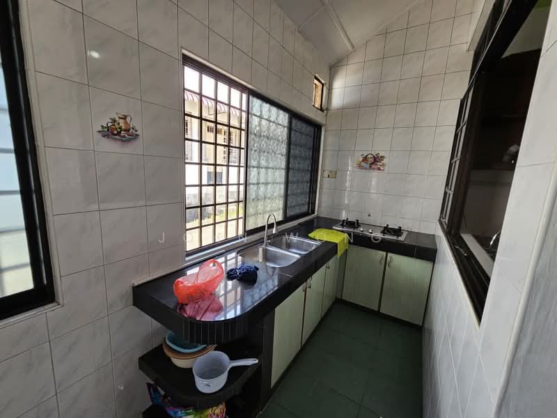 Flat for Rent at Taman Perling - John Wong - Kitchen - PropertyGuru.com.my