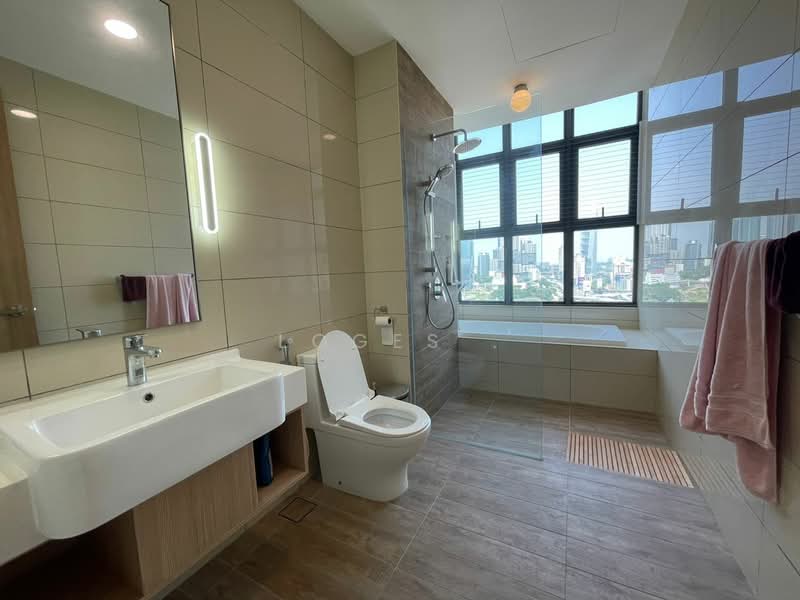 Condominium for Sale at Avara - Loges . - Bathroom - PropertyGuru.com.my