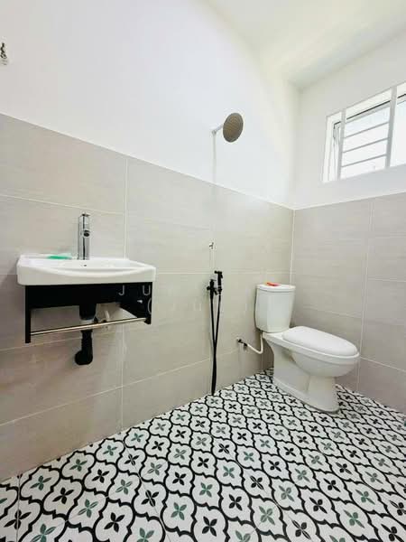 Jalan Hamzah Alang, Kapar Klang untuk Untuk Dijual - RM 330,000, Mac 2026 - Bathroom - PropertyGuru.com.my
