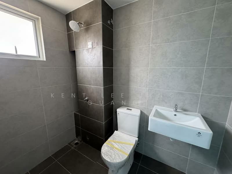 1.5-storey Terraced House for Sale in Kota Bayuemas (Klang) - Kent Lee Jing Guang - Bathroom - PropertyGuru.com.my