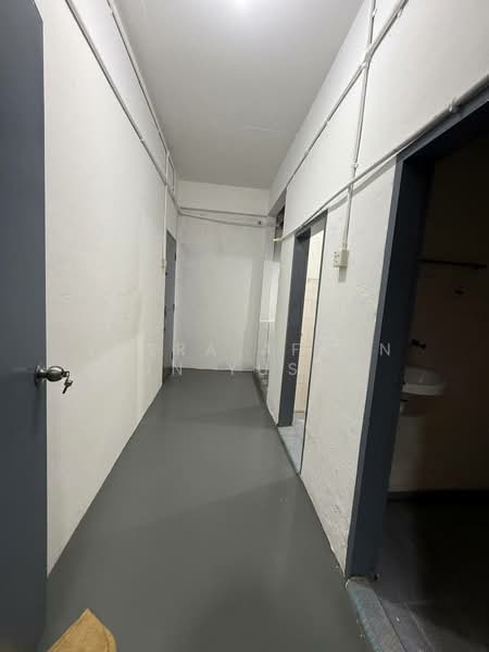 Office for Rent in Kota Bharu (Kelantan) - Yusra Afzan Bin Yusof - Corridor - PropertyGuru.com.my