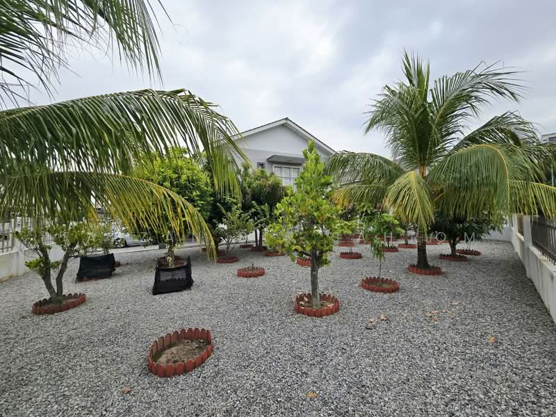 2-storey Terraced House for Sale in Cyberjaya (Selangor) - Fauzan bin Sahrom - Garden - PropertyGuru.com.my