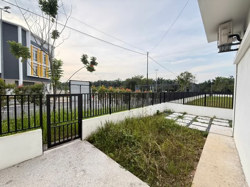 2-storey Terraced House for Sale in Bandar Tasik Puteri (Rawang) - Tom Yip - Exterior - PropertyGuru.com.my