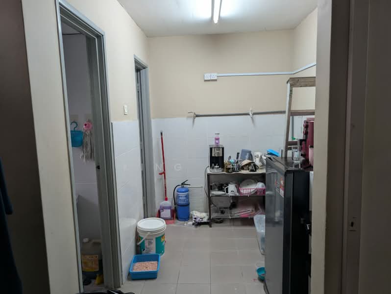 The Parc Factory Outlets untuk Untuk Dijual - RM 1,700,000, Mac 2026 - Kitchen - PropertyGuru.com.my