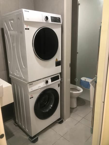 Service Residence for Sale at YOLO Signature Suites - Tracy Choo - Bathroom - PropertyGuru.com.my