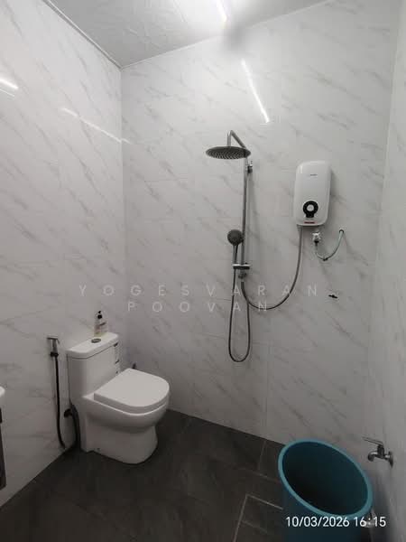2-storey Terraced House for Rent in Bandar Bukit Tinggi 2 (Klang) - Yogesvaran Poovan - Bathroom - PropertyGuru.com.my