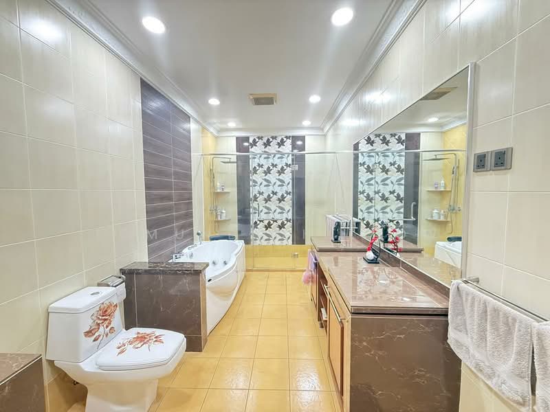 Twin Villa for Sale in Batu Caves (Selangor) - Edmund CH Leow - Bathroom - PropertyGuru.com.my