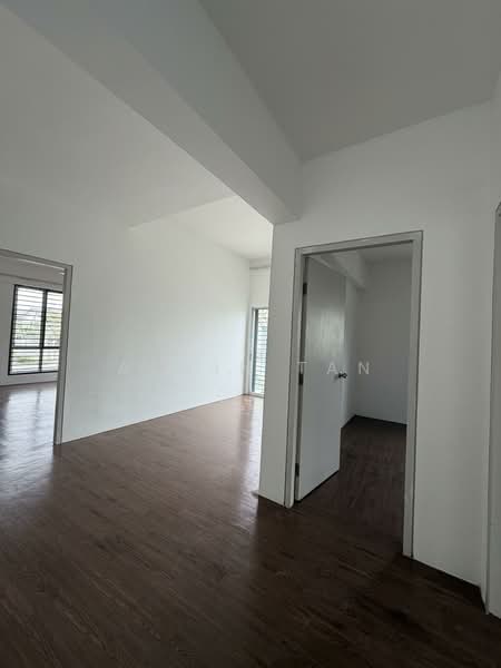 2-storey Terraced House for Rent in Dengkil (Selangor) - Alwin Tan - Upstair Living Room - PropertyGuru.com.my