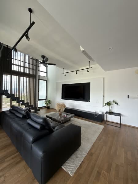 For Rent - Twy Duplex Condos