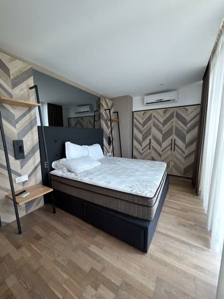 For Rent - Twy Duplex Condos