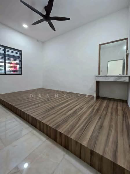 Taman Johor Jaya untuk Untuk Dijual - RM 588,000, Mac 2026 - Bedroom - PropertyGuru.com.my