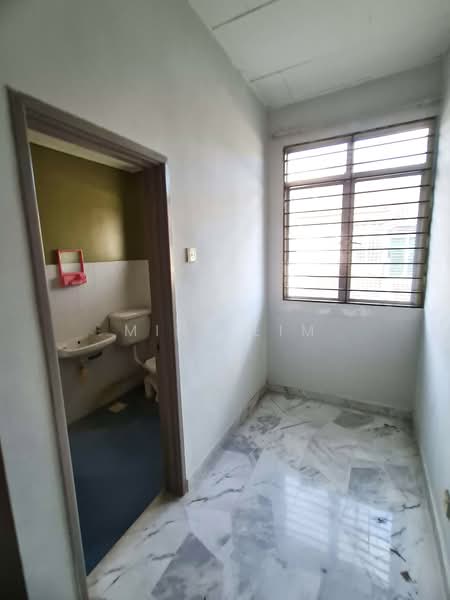 Taman Desa Mewah untuk Untuk Dijual - RM 450,000, Mac 2026 - Bathroom - PropertyGuru.com.my