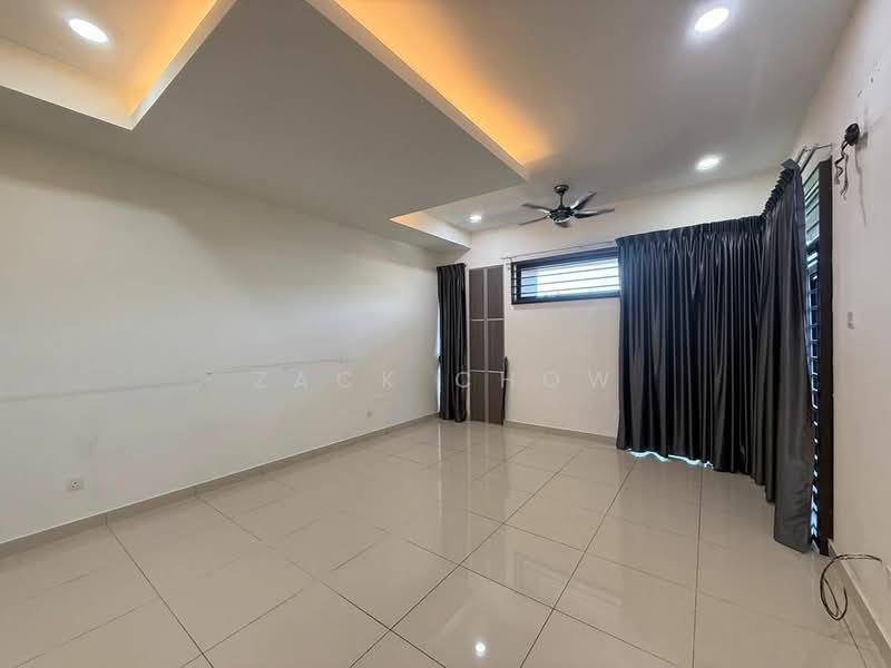 2-storey Terraced House for Sale in Taman Seri Austin (Tebrau) - Zack Chow - Living Room - PropertyGuru.com.my