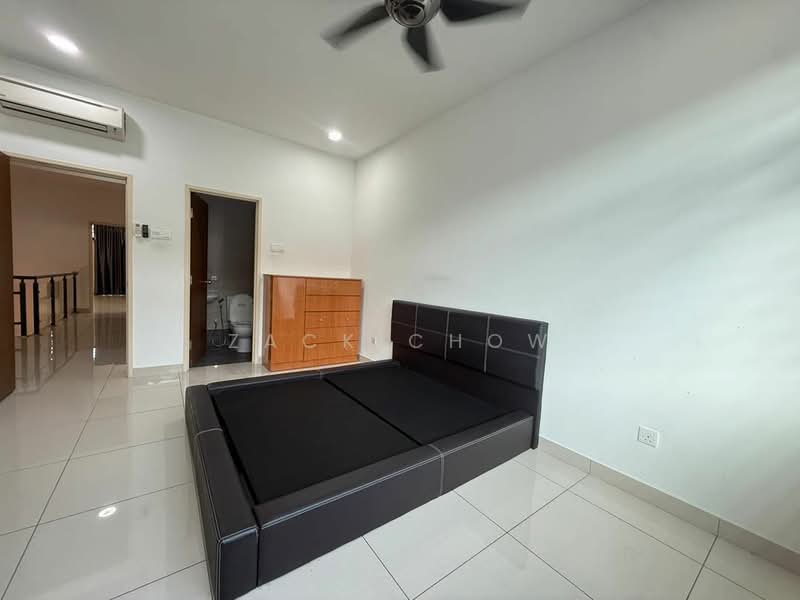 2-storey Terraced House for Sale in Taman Seri Austin (Tebrau) - Zack Chow - Bedroom - PropertyGuru.com.my