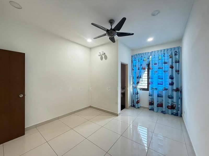 2-storey Terraced House for Sale in Taman Seri Austin (Tebrau) - Zack Chow - Bedroom - PropertyGuru.com.my