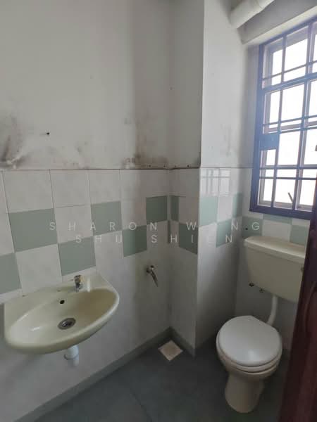 Sri Impian Apartment untuk Untuk Dijual - RM 278,000, Mac 2026 - Bathroom - PropertyGuru.com.my