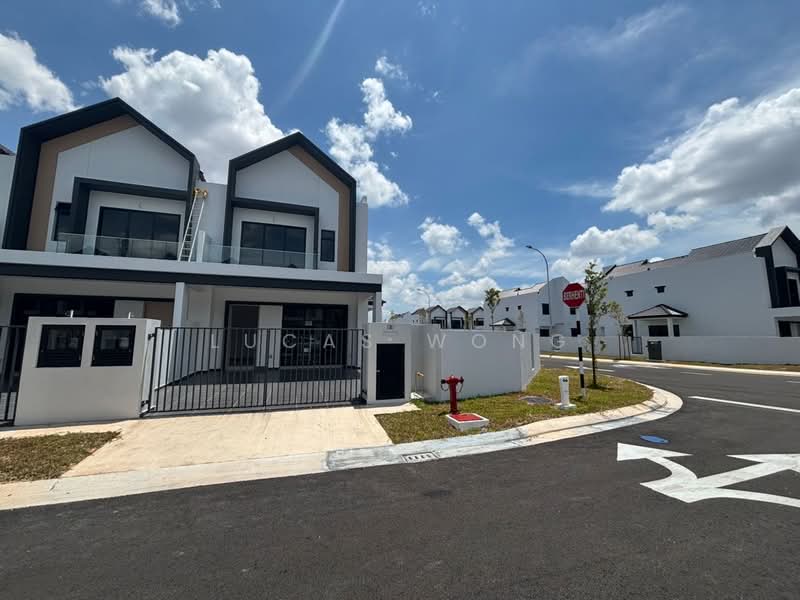 2-storey Terraced House for Sale in Bandar Dato Onn (Tebrau) - Lucas Wong - Exterior - PropertyGuru.com.my