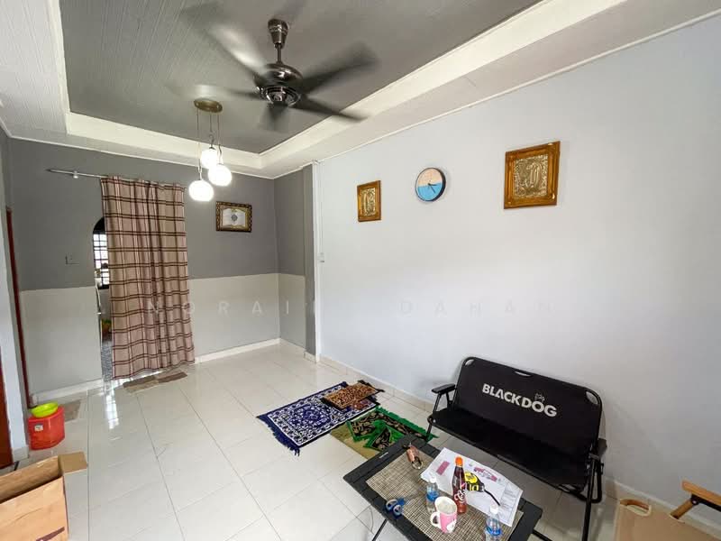 Flat for Sale at Taman Batu - Noraini Dahan - Living Room - PropertyGuru.com.my