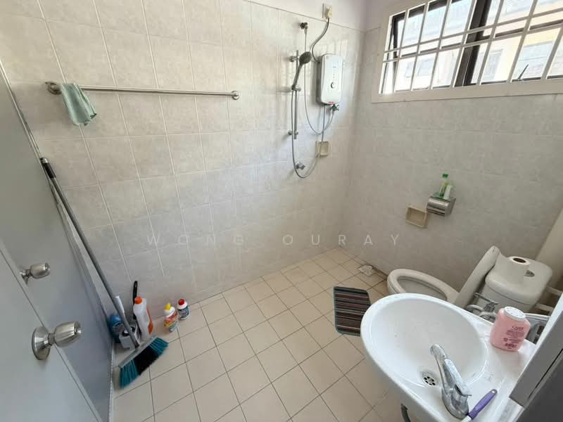 2-storey Terraced House for Sale in Johor Bahru (Johor) - Wong Ouray - Bathroom - PropertyGuru.com.my