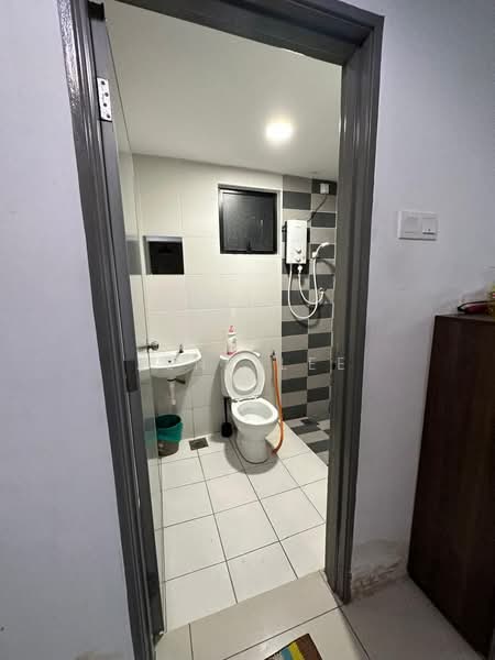 Manhattan Condominium untuk Untuk Disewa - RM 2,000 /bulan, Mac 2026 - Bathroom - PropertyGuru.com.my