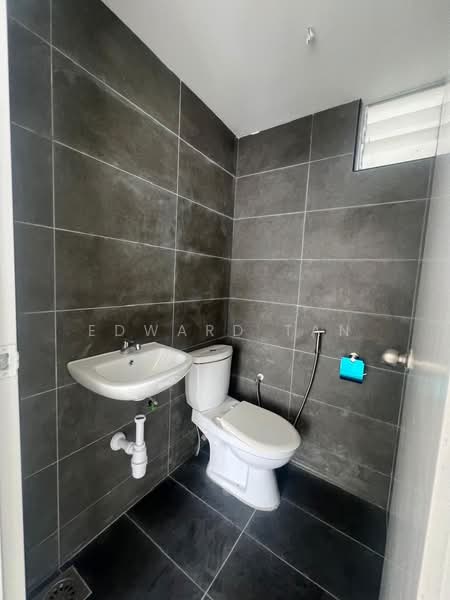 Servis Apartment untuk Dijual di Midas @ Seri Alam - Edward Tan - Bathroom - PropertyGuru.com.my