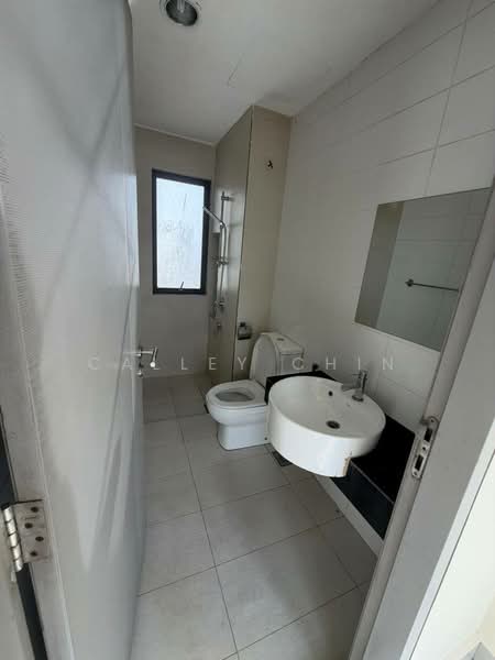 Service Residence for Sale at Residences @ 1 Tebrau - Calley Chin - Bathroom - PropertyGuru.com.my