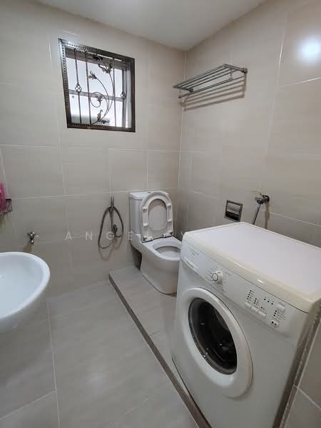 Bungalow for Sale in Taman Cuepacs (Cheras) - Angel Yeoh - Bathroom - PropertyGuru.com.my