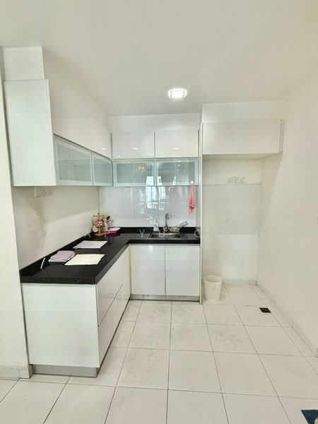Kondominium untuk Dijual di The Golden Triangle Condominium - Yeap Yu Quan - Kitchen - PropertyGuru.com.my