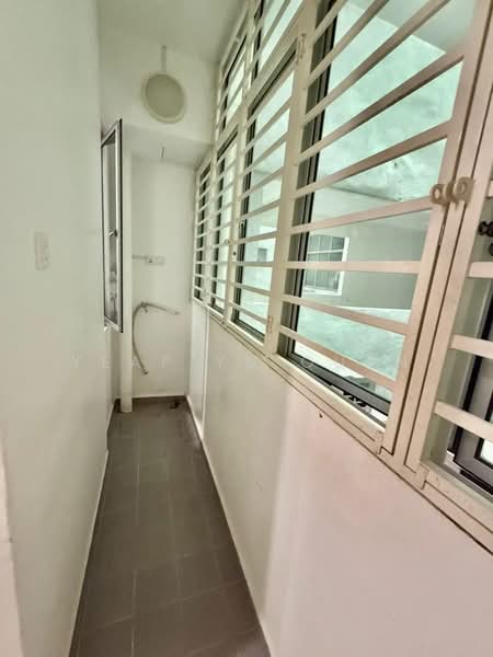 Kondominium untuk Dijual di The Golden Triangle Condominium - Yeap Yu Quan - Balcony - PropertyGuru.com.my