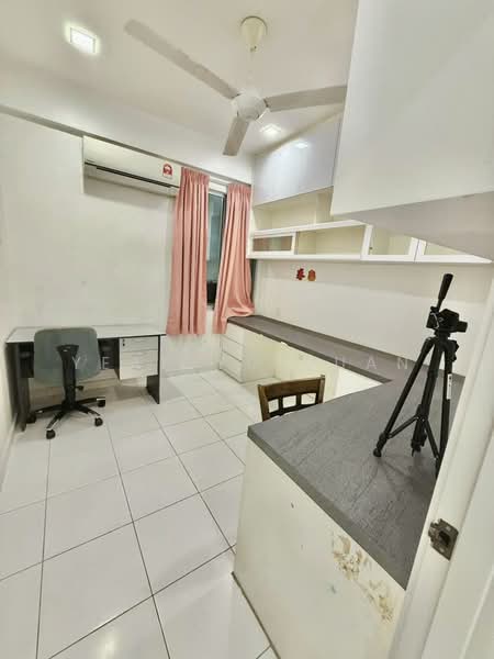 Kondominium untuk Dijual di The Golden Triangle Condominium - Yeap Yu Quan - Study - PropertyGuru.com.my