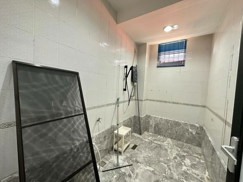 Semi-Detached House for Sale in Johor Bahru (Johor) - Lau Ping Ting - Bathroom - PropertyGuru.com.my