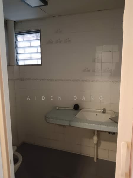 Miharja (LRT Maluri) untuk Untuk Disewa - RM 1,200 /bulan, Mac 2026 - Bathroom - PropertyGuru.com.my