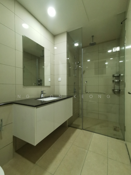 Servis Apartment untuk Dijual di The Park Sky Residence - Ng Hon Keong - Bathroom - PropertyGuru.com.my