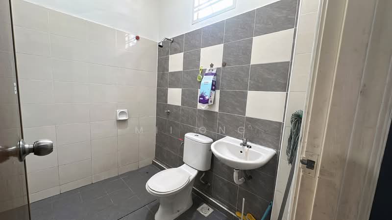 2-storey Terraced House for Sale in Tanjong Minyak (Melaka) - Mii Ong - Bathroom - PropertyGuru.com.my