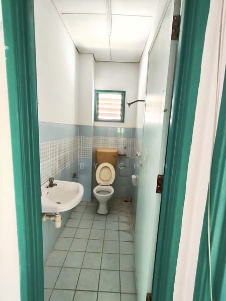 Taman Putra Prima untuk Untuk Disewa - RM 1,300 /bulan, Mac 2026 - Bathroom - PropertyGuru.com.my