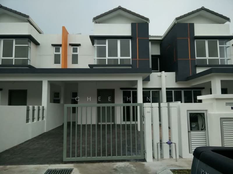 2-storey Terraced House for Sale in Bandar Puncak Alam (Puncak Alam) - Chee Hin - Exterior - PropertyGuru.com.my