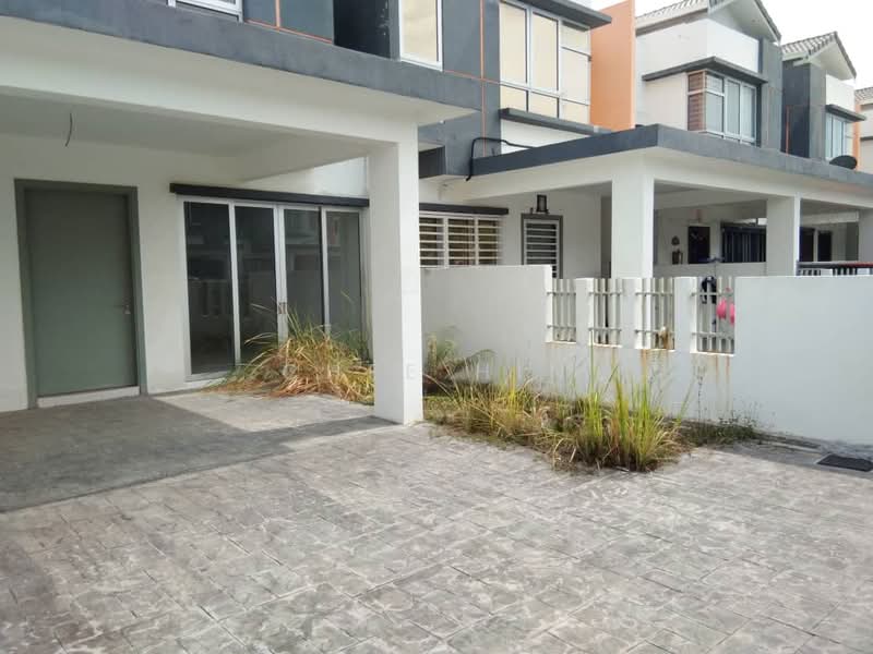 2-storey Terraced House for Sale in Bandar Puncak Alam (Puncak Alam) - Chee Hin - Exterior - PropertyGuru.com.my