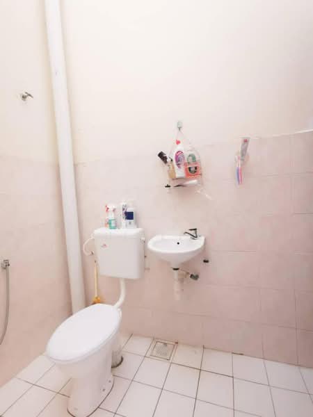Puchong NICE Double Storey House La cottage Taman Putra Perdana Puchong untuk Untuk Dijual - RM 380,000, Mac 2026 - Bathroom - PropertyGuru.com.my